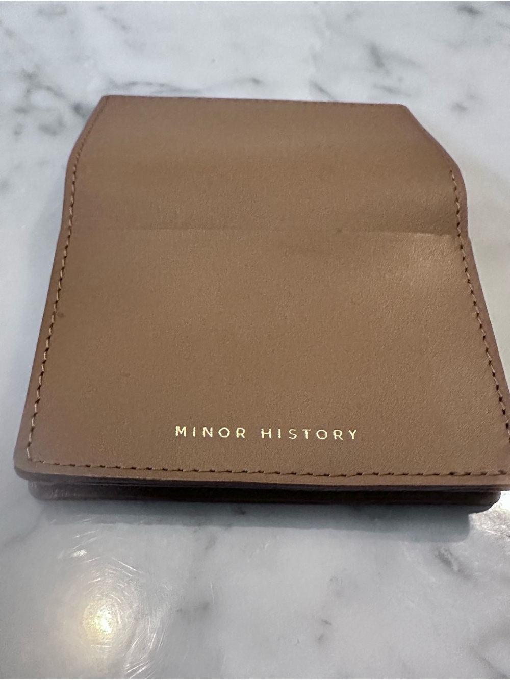 Minor History Tarjetero de Piel Color Camel Minimalista – Nuevo Sin Etiquetas